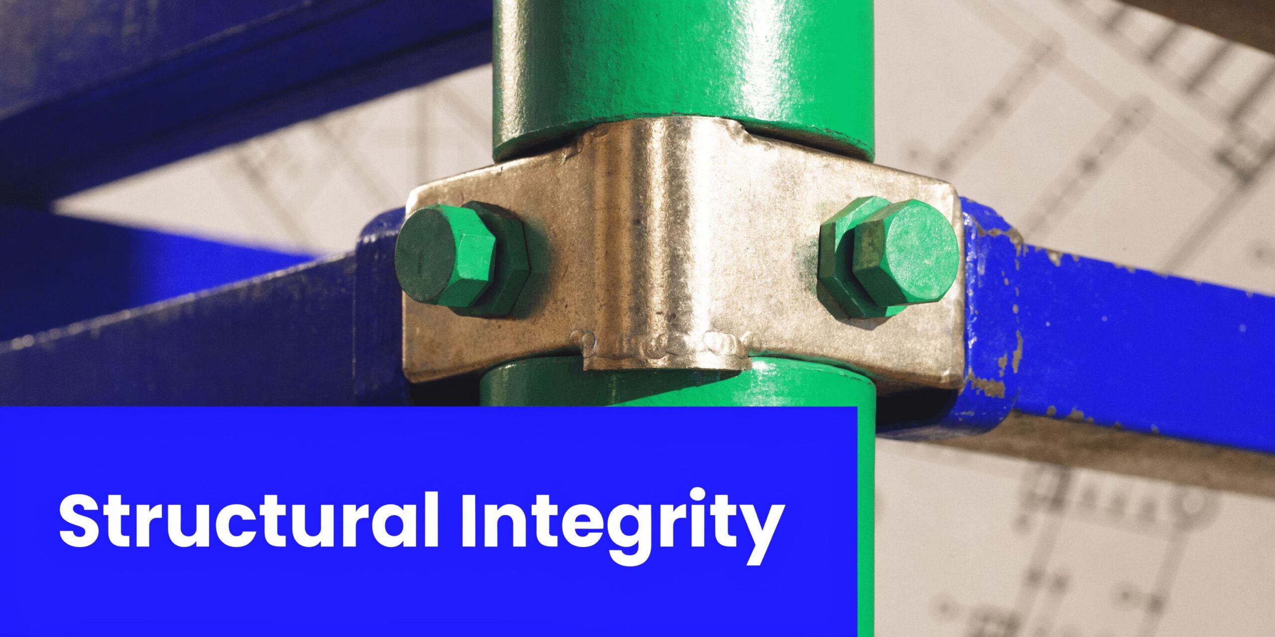 Close-up view of a metal joint connecting scaffold poles with a structural integrity text overlay.